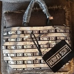 Victoria's Secret Handbag & Wristlet